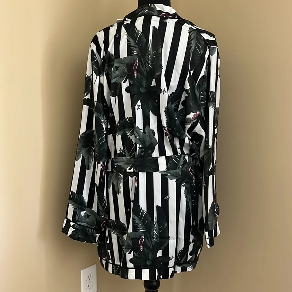 🆕 Plush Revolve Robe Women’s Black White Stripe Jungle Print Tropical XS